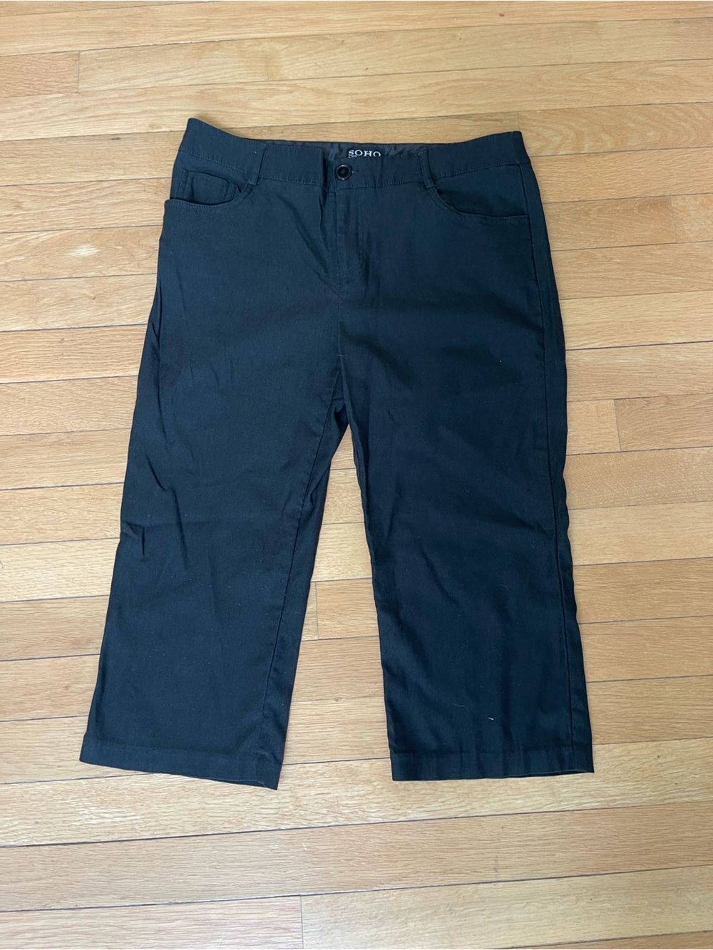 Soho Black Cropped Straight-Leg Pants